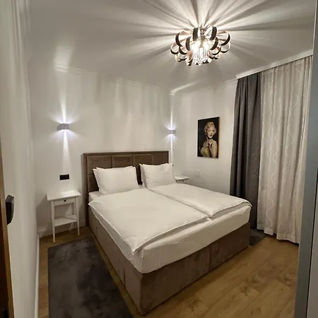 Luxury Zola Daire